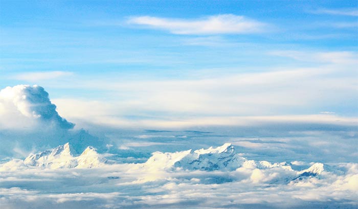 Berggipfel des Himalaya vom Flugzeug betrachtet Fotografie von Lothar Seifert
